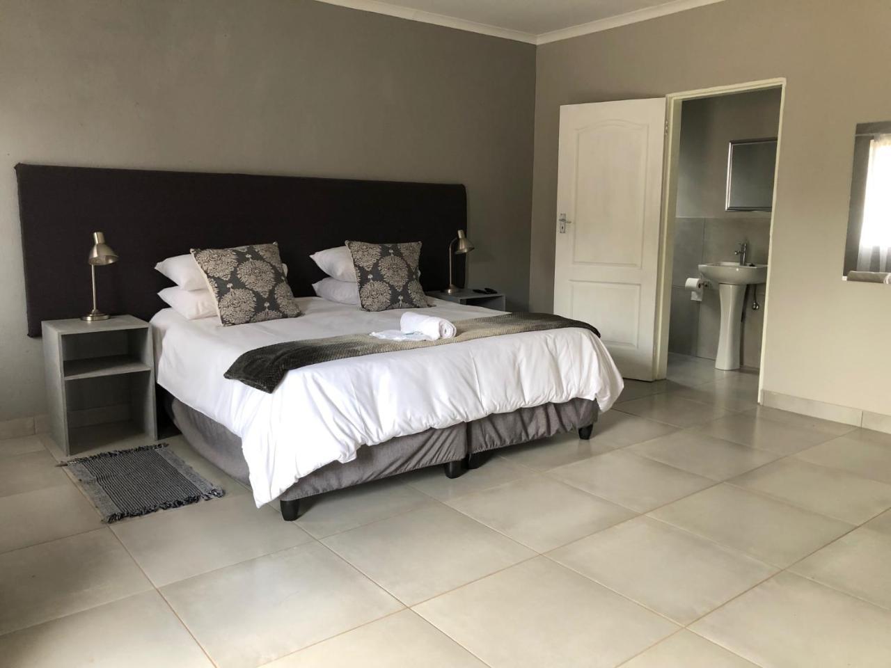 Odelia Guest House Mokopane Eksteriør billede